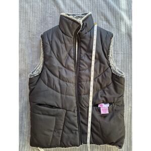 Wintery Dream Womens Nylon Faux Fur Lined Reversible Vest Size M Y2K